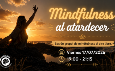 Sesión Grupal de Mindfulness al atardecer junto al mar