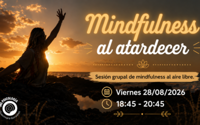 Sesión Grupal de Mindfulness al atardecer junto al mar